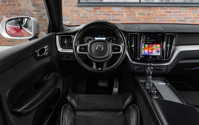 Volvo XC 60 cena 125900 przebieg: 133628, rok produkcji 2018 z Recz małe 781